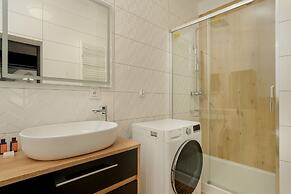 Secret Garden Apartment by Renters