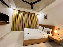 Hotel Hibiscus Tree- Bachupally