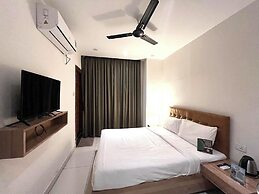 Hotel Hibiscus Tree- Bachupally