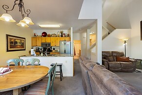 1849 The Seasons 3 Bedroom Townhouse by RedAwning