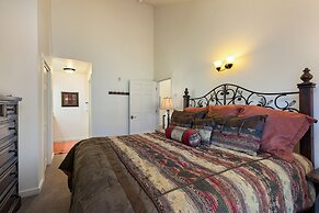 1849 The Seasons 3 Bedroom Townhouse by RedAwning