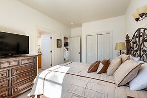 1849 The Seasons 3 Bedroom Townhouse by RedAwning