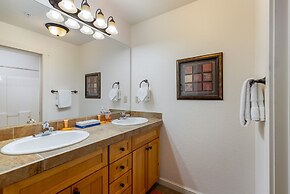 1849 The Seasons 3 Bedroom Townhouse by RedAwning