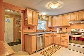Spacious Bethlehem Mountaintop Home w/ Deck & View