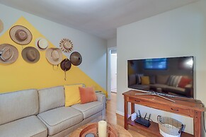 Ann Arbor Home w/ Deck, 2 Mi to Michigan Stadium!