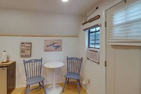 Higden Studio w/ Shared Patio, Yard Games, Grills!