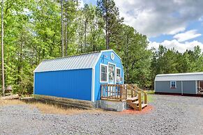 Higden Studio w/ Shared Patio, Yard Games, Grills!