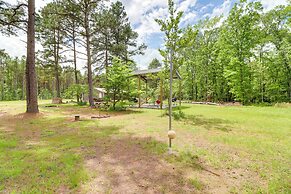 Higden Studio w/ Shared Patio, Yard Games, Grills!