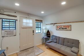 Higden Studio w/ Shared Patio, Yard Games, Grills!