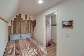 Higden Studio w/ Shared Patio, Yard Games, Grills!