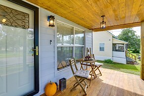 Inviting Quincy Cottage: Walk to Historic Downtown