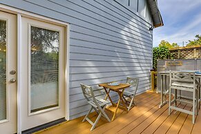 Inviting Quincy Cottage: Walk to Historic Downtown