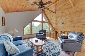 Deck, Grill & Fire Pit: Blue Ridge Mountain Cabin!