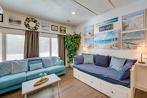 Walk to Lewisville Lake: Pet-friendly Texas Abode!