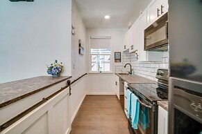 Walk to Lewisville Lake: Pet-friendly Texas Abode!