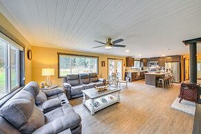 Scenic Priest Lake Vacation Rental: Deck + Views!