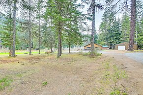 Scenic Priest Lake Vacation Rental: Deck + Views!