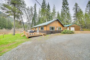 Scenic Priest Lake Vacation Rental: Deck + Views!