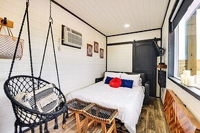 Remote Strawn Container Home With Hot Tub!