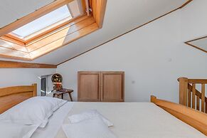 Beachfront apartment Milan with balcony