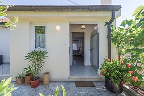 Beachfront apartment Milan with balcony