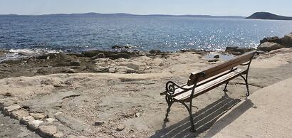 Beachfront apartment Milan with balcony