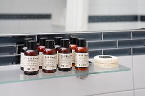 Little Charlie Hotel