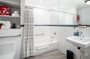 Little Charlie Hotel