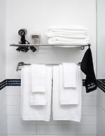 Little Charlie Hotel