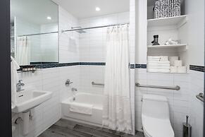 Little Charlie Hotel