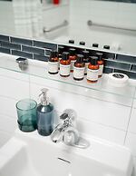 Little Charlie Hotel