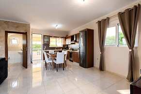 Angels Villa in Kremasti Near the Beach