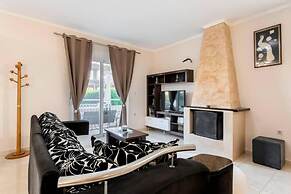 Angels Villa in Kremasti Near the Beach