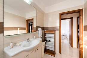 Angels Villa in Kremasti Near the Beach