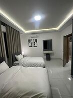 Cozy Home Near All Services 20