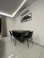 Cozy Home Near All Services - 21