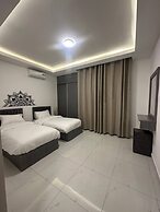 Cozy Home Near All Services - 21