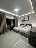 Cozy Rooftop Near Al Services 23