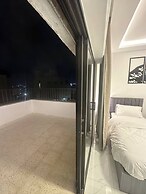 Cozy Rooftop Near Al Services 23