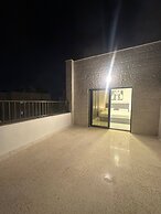 Cozy Rooftop Near Al Services 23