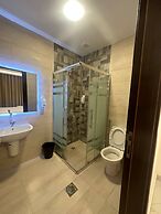 Cozy Rooftop Near Al Services 24