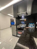 Cozy Rooftop Near Al Services 24