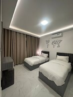 Cozy Rooftop Near Al Services 24