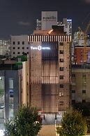 Two H Hotel