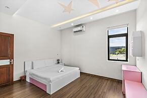 Rosemary Villa near Han River