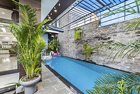 Rosemary Villa near Han River