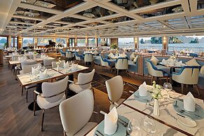 Grand Pioneers Halong Bay Cruise 1