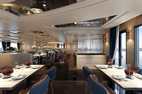 Grand Pioneers Halong Bay Cruise 1