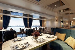 Grand Pioneers Halong Bay Cruise 1