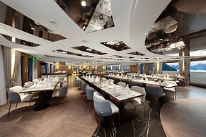 Grand Pioneers Halong Bay Cruise 1